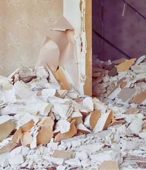 Duvar Yıkım İşi: Kapsamlı Rehber